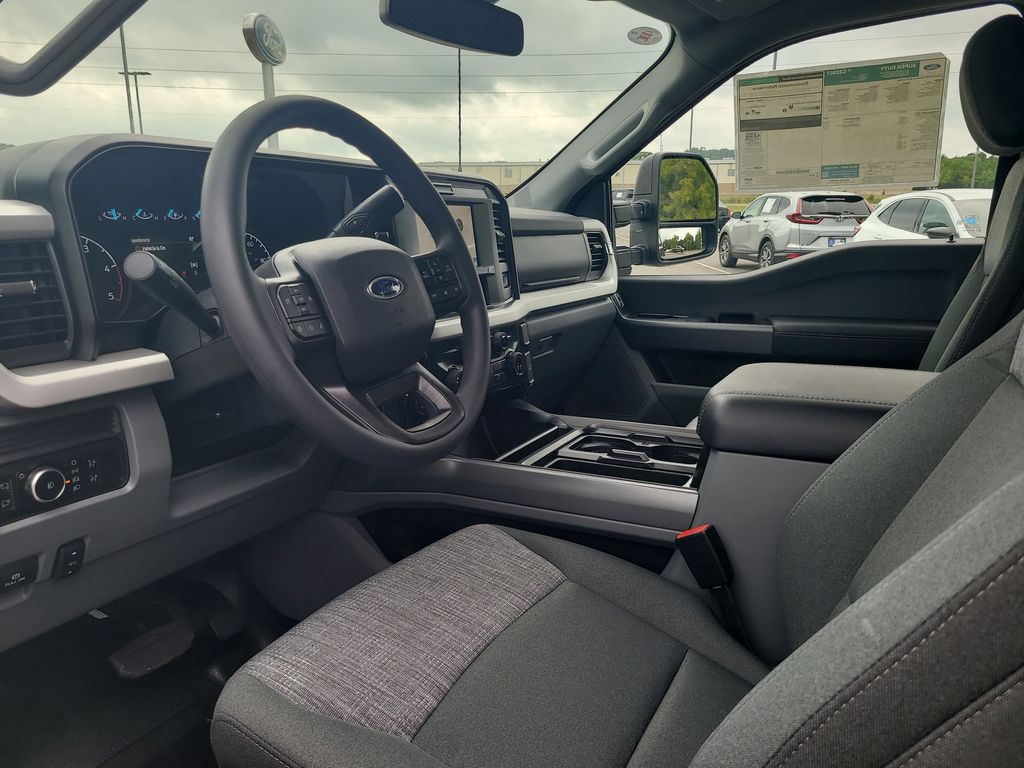 2026 Ford F-350 XLT photo 10