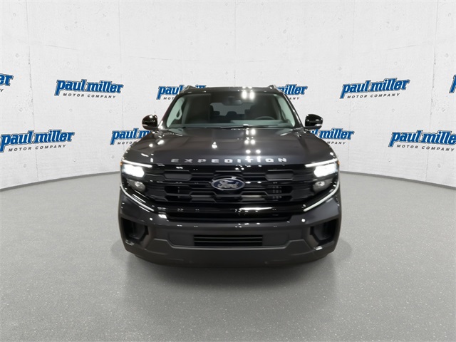 2025 Ford Expedition photo 4