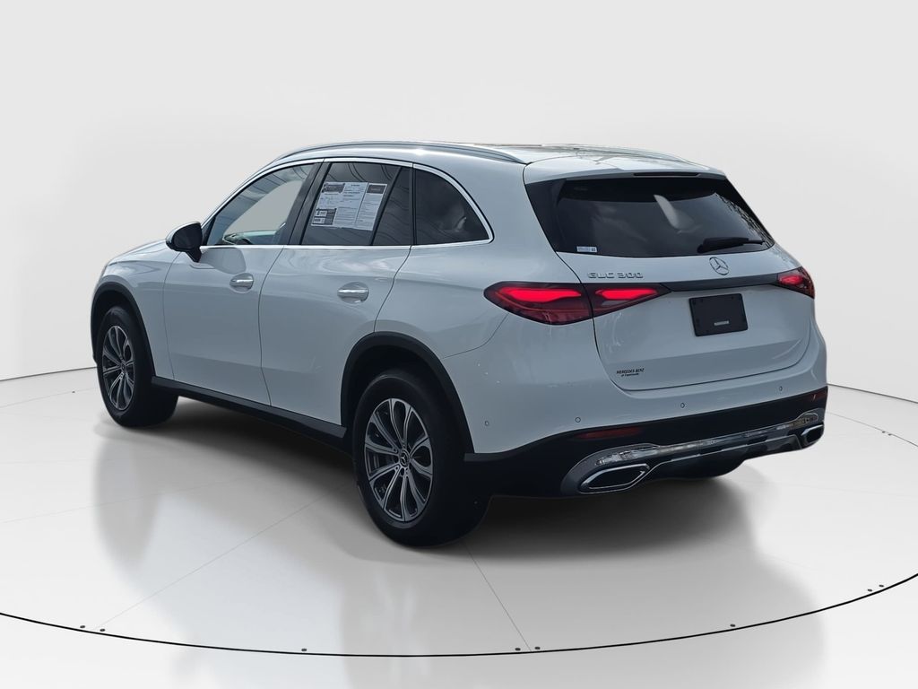 2023 Mercedes Benz GLC 300 photo 3