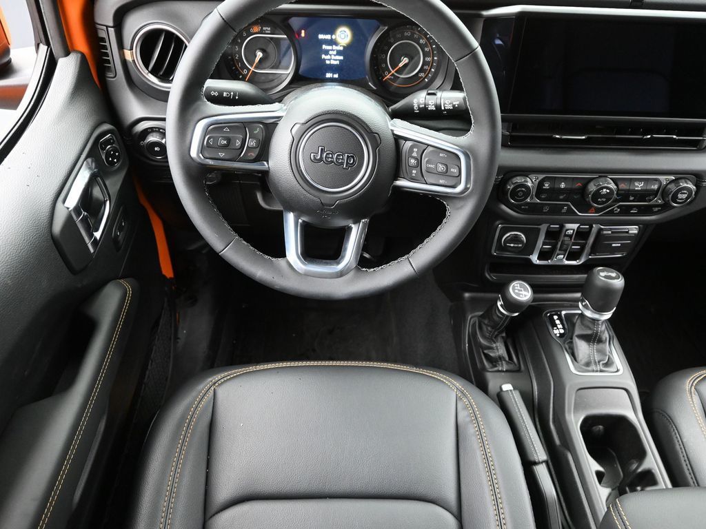2025 Jeep Wrangler Sahara photo 10