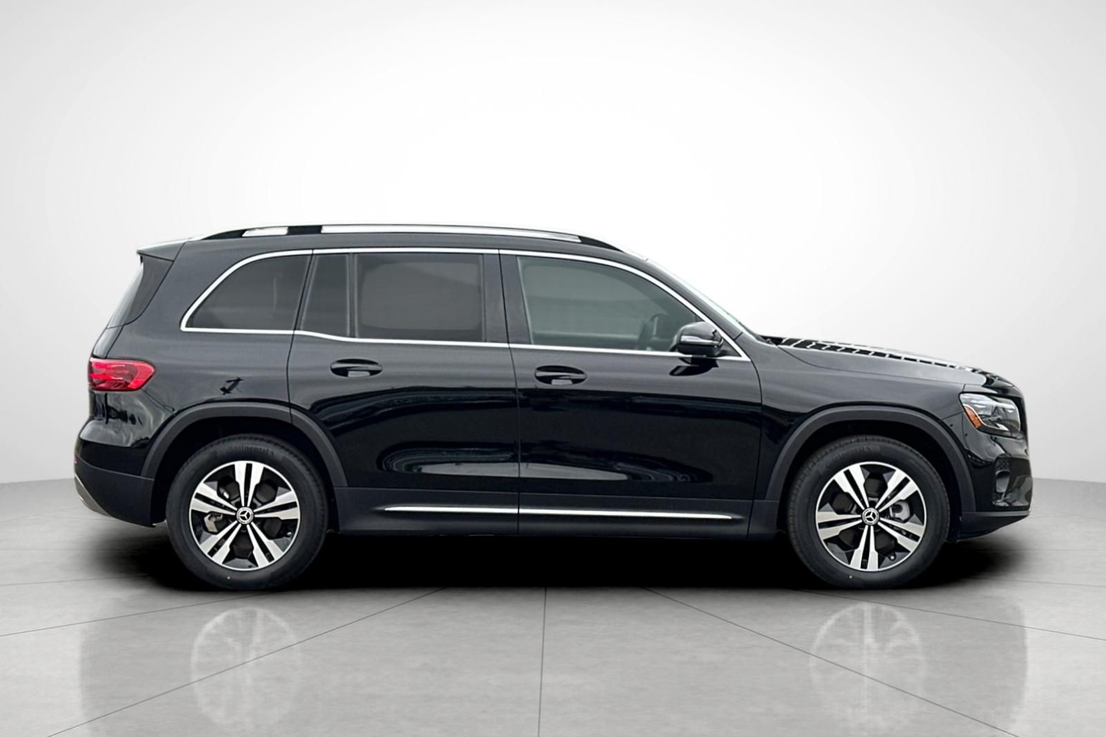 2025 Mercedes Benz GLB 250 photo 27