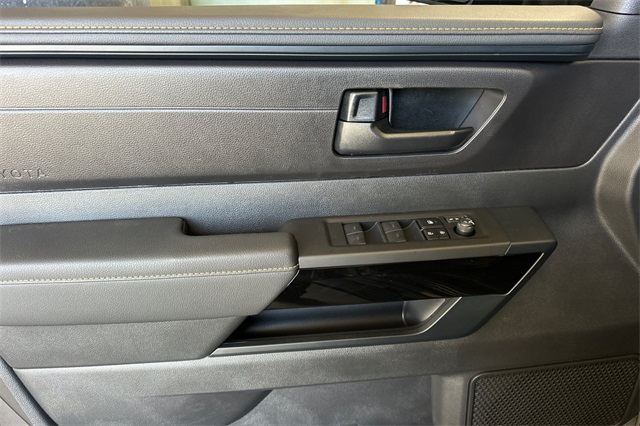 2025 Toyota Tundra SR5 CrewMax photo 11