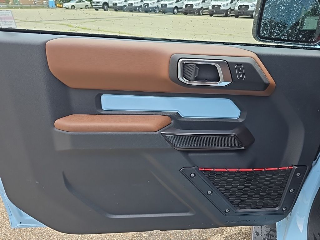 2024 Ford Bronco Heritage Limited First Edition photo 32