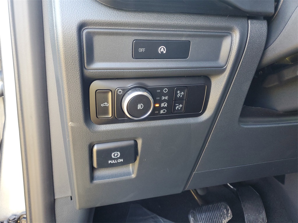 2025 Ford F-150 STX photo 9