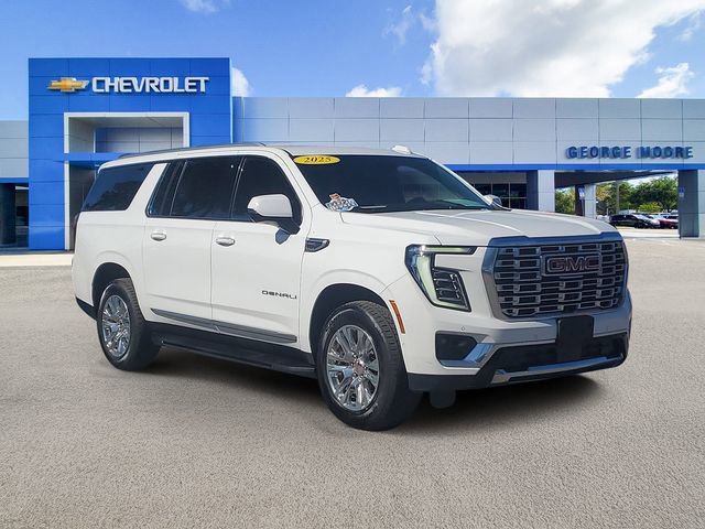 2025 GMC Yukon XL Denali's photo