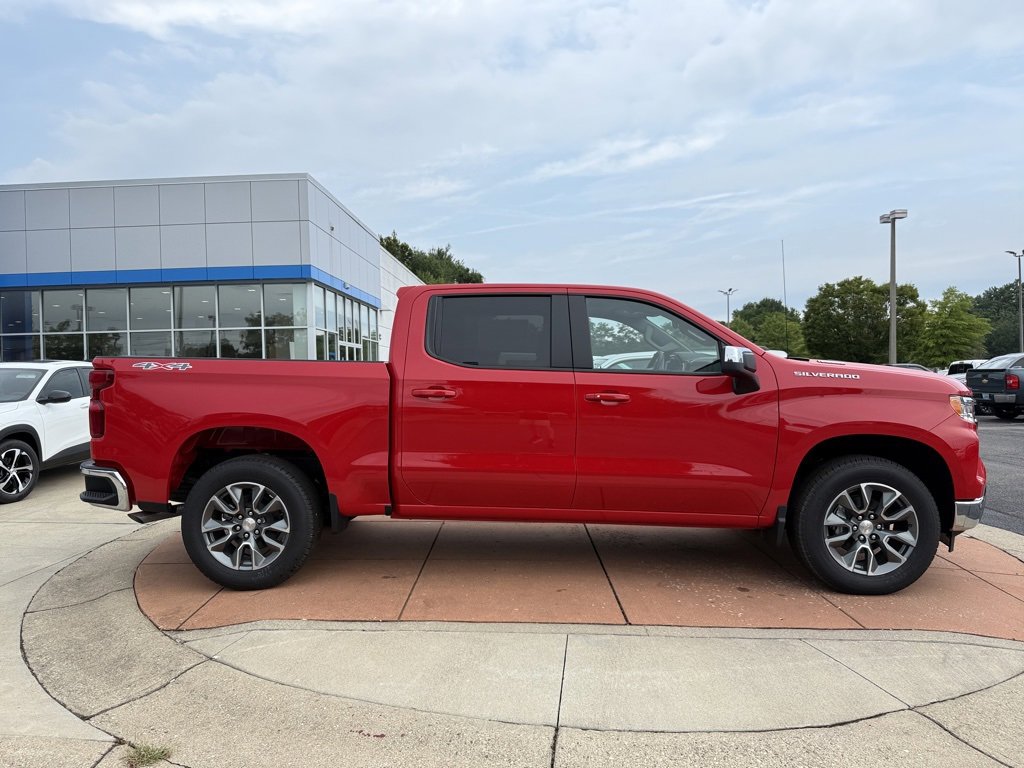 2025 Chevrolet Silverado 1500 LT photo 7