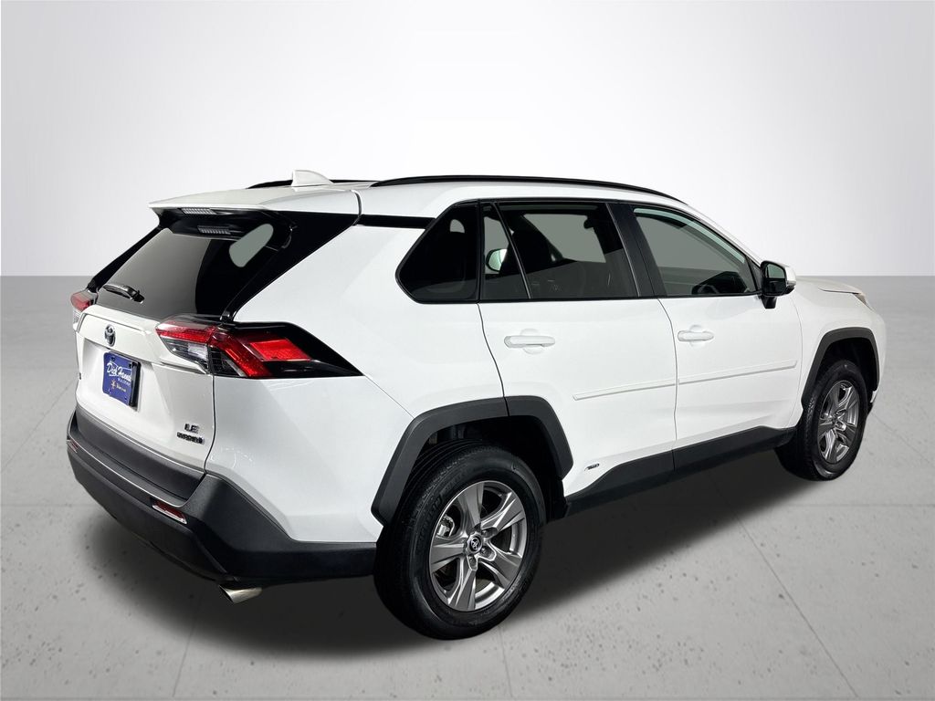 2024 Toyota RAV4 Hybrid LE photo 2