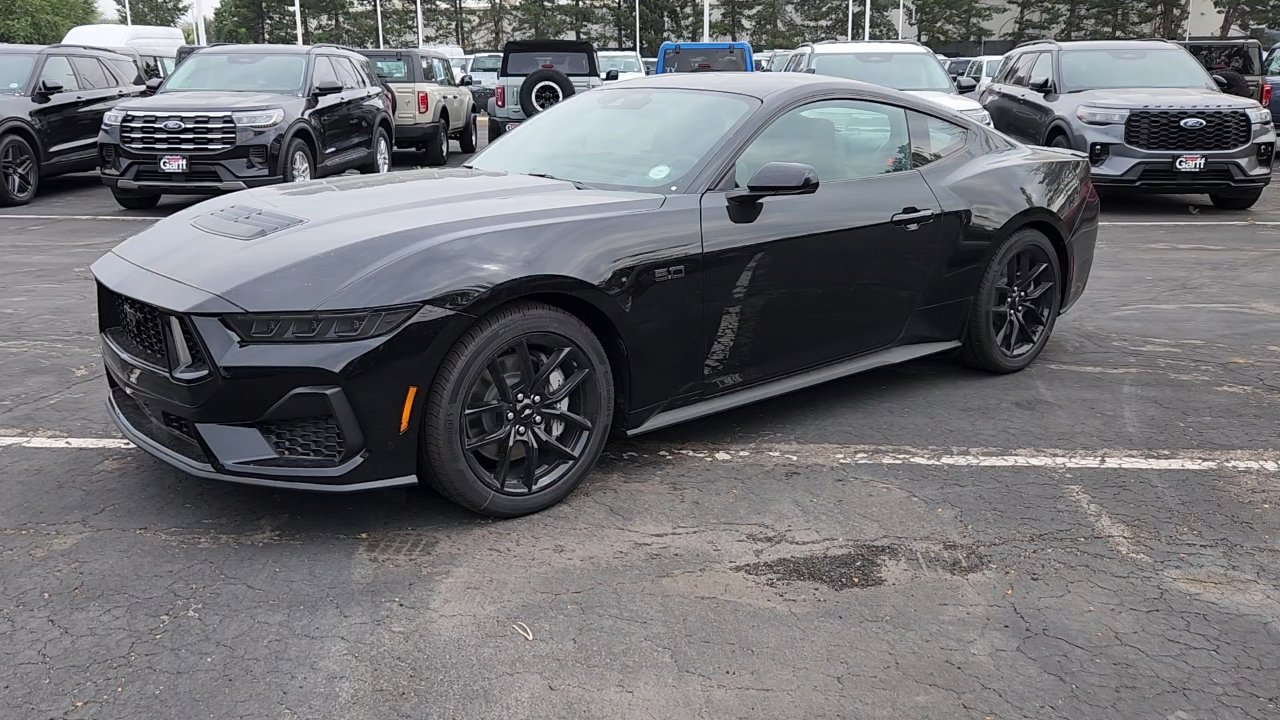 2025 Ford Mustang GT Premium photo 2
