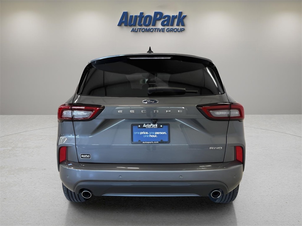 2023 Ford Escape ST-Line photo 4