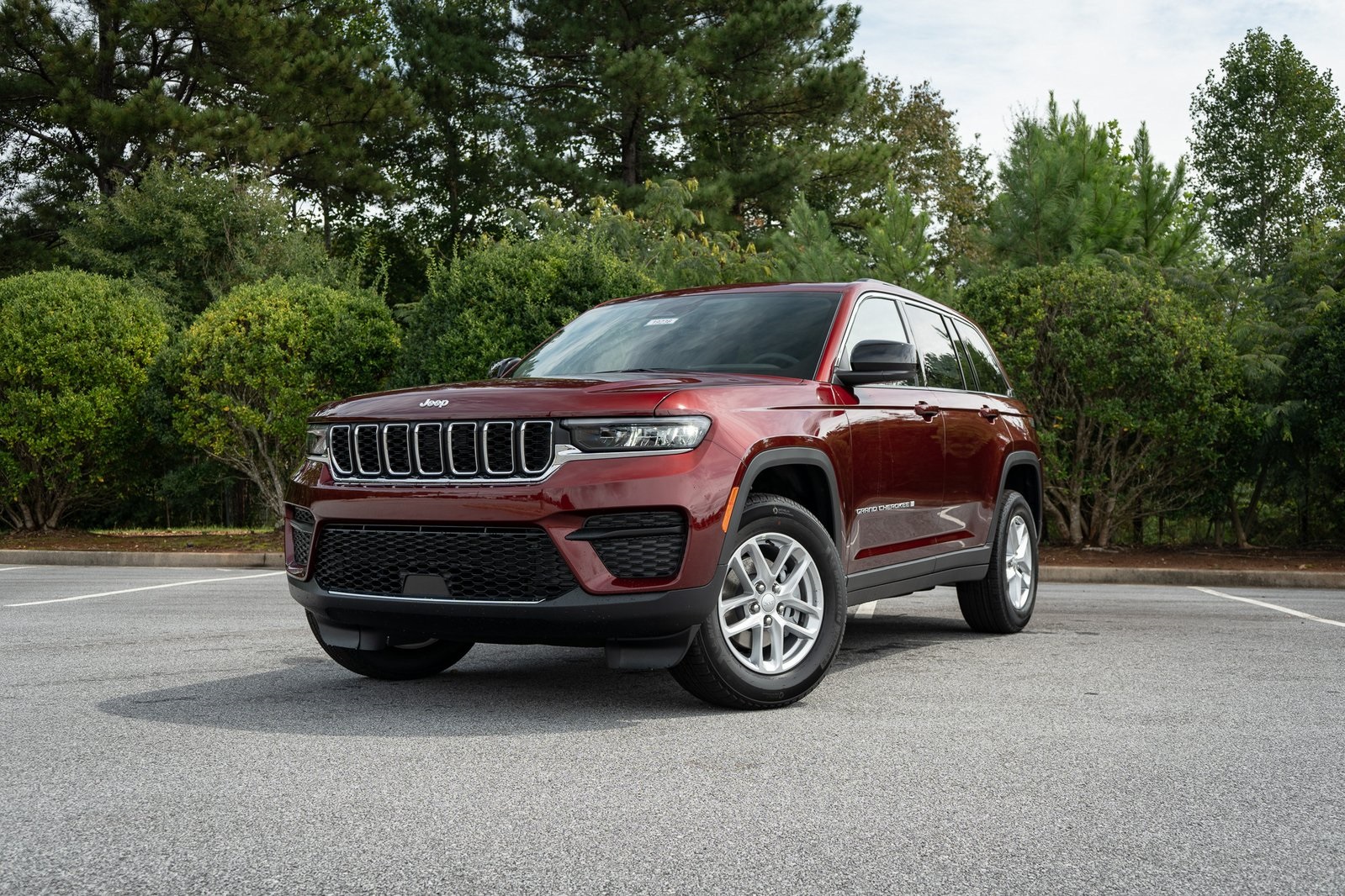 2025 Jeep Grand Cherokee Laredo's photo