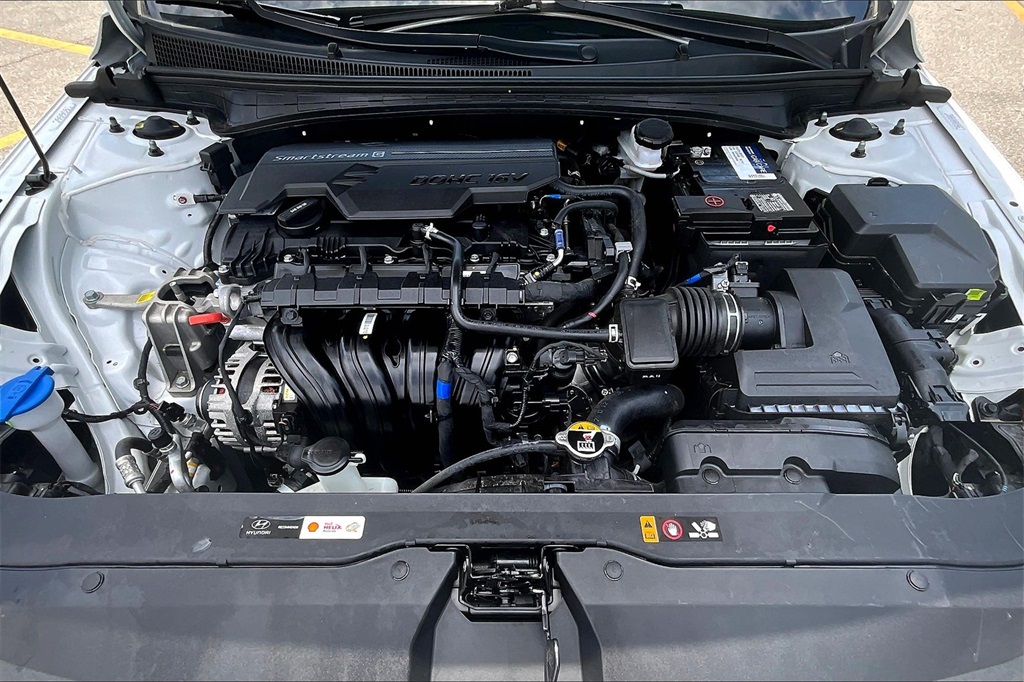 2024 Hyundai Elantra SE photo 10