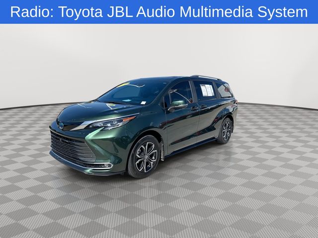 2025 Toyota Sienna Platinum photo 4