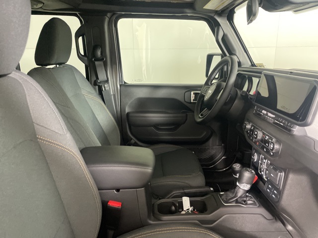 2025 Jeep Gladiator Sport S photo 13