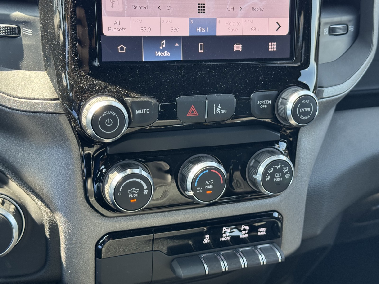 2025 Ram 1500 Tradesman photo 16