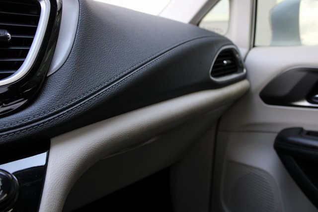 2019 Chrysler Pacifica Limited photo 5