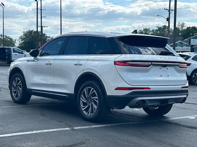 2023 Lincoln Corsair Standard photo 11