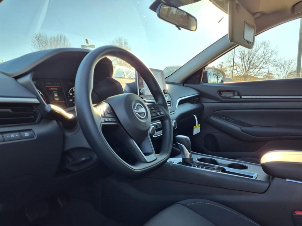 2025 Nissan Altima 2.5 S photo 6