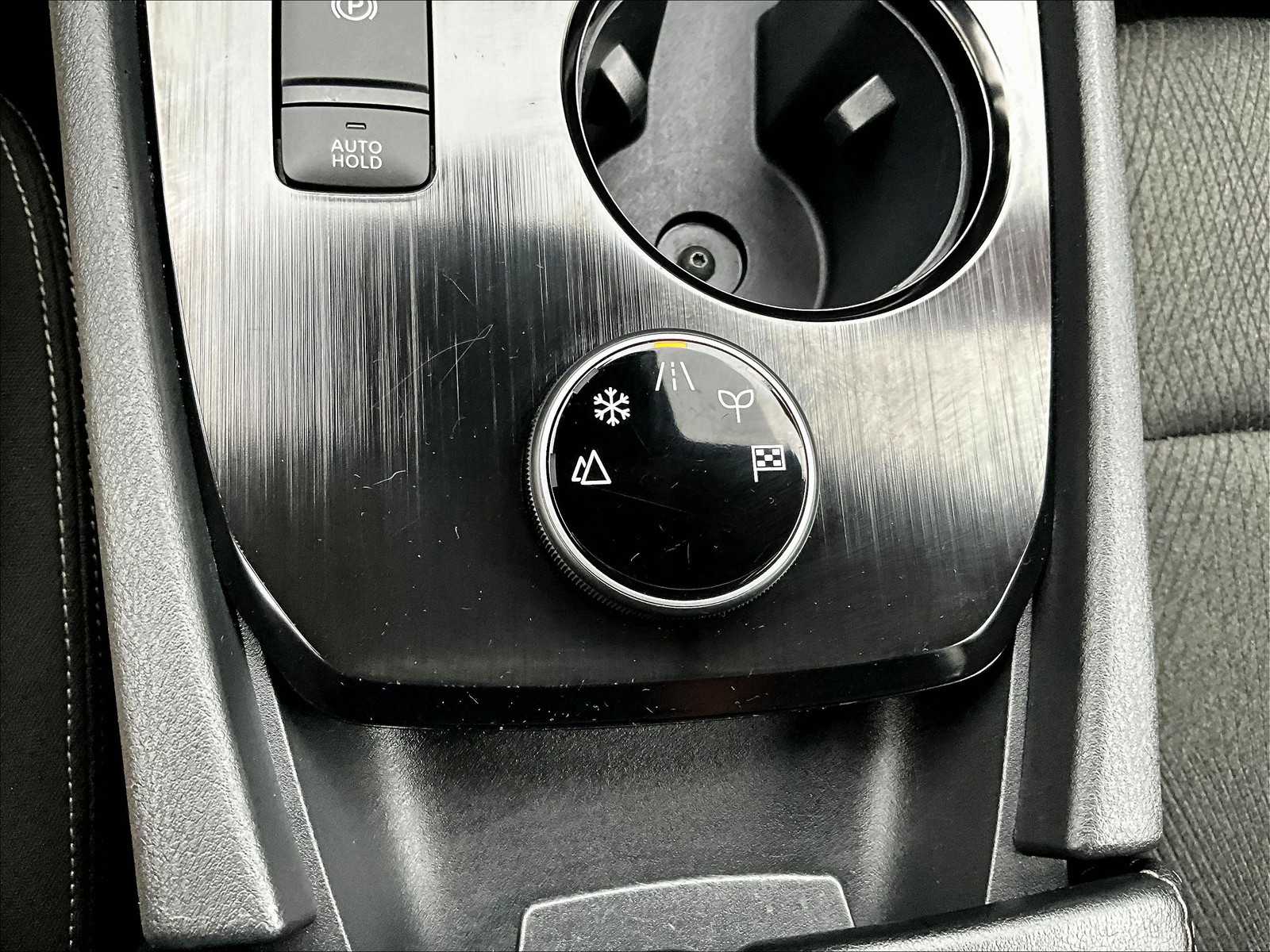 2025 Nissan Rogue SV photo 26