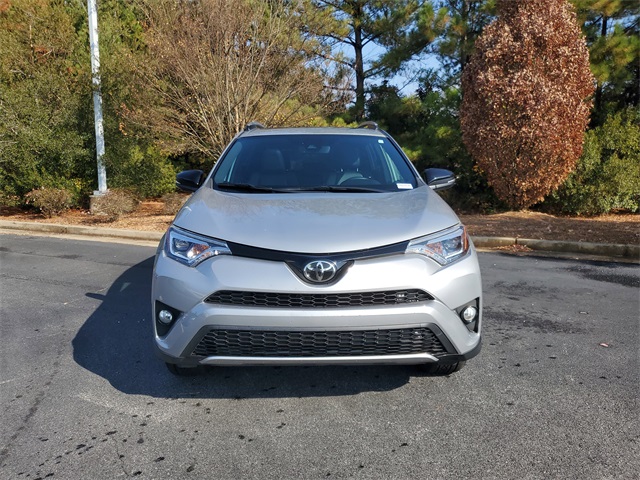 2018 Toyota RAV4 SE photo 2