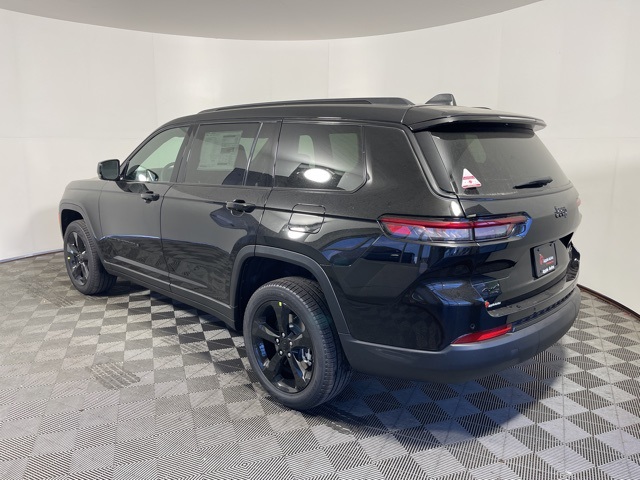 2025 Jeep Grand Cherokee Limited photo 4