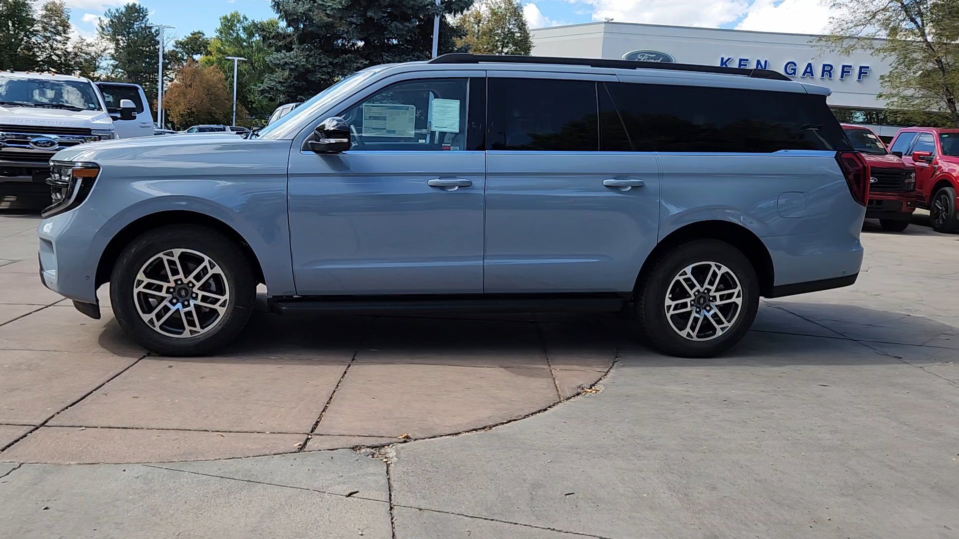 2025 Ford Expedition MAX Base photo 2