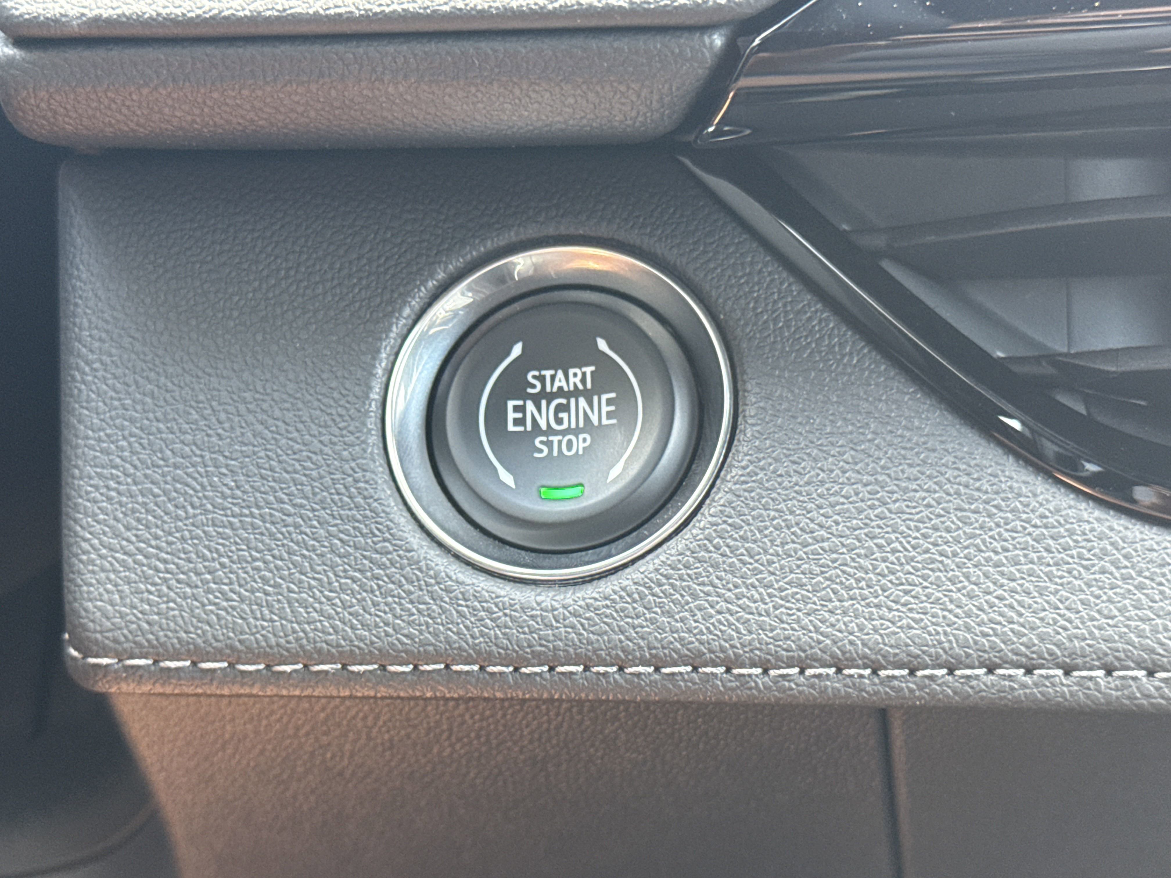 2025 Buick Enclave Avenir photo 17