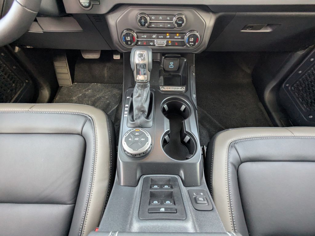 2025 Ford Bronco Outer Banks photo 19
