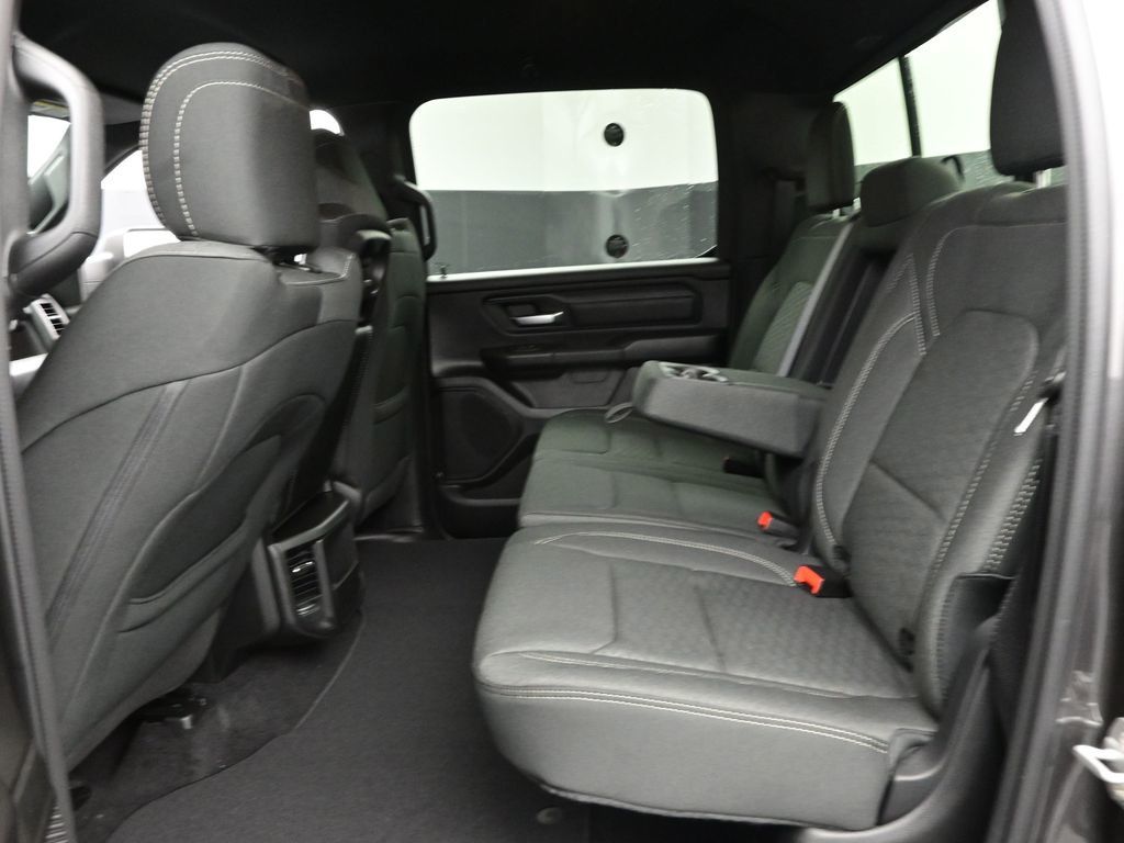 2025 Ram 1500 Tradesman photo 8