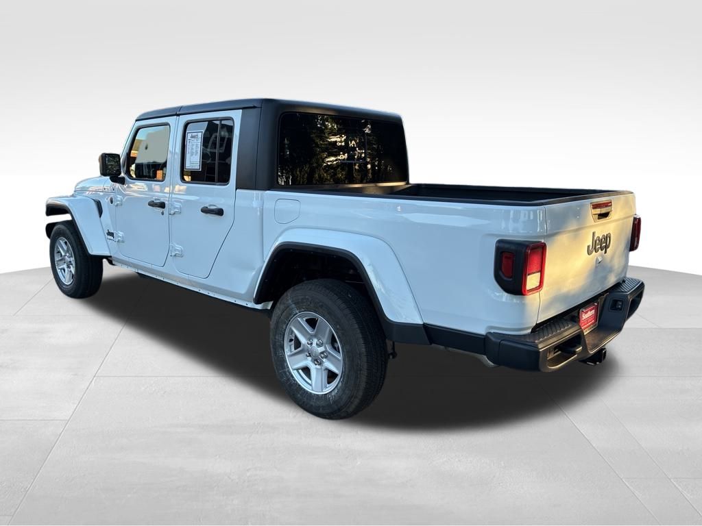 2023 Jeep Gladiator Sport photo 3