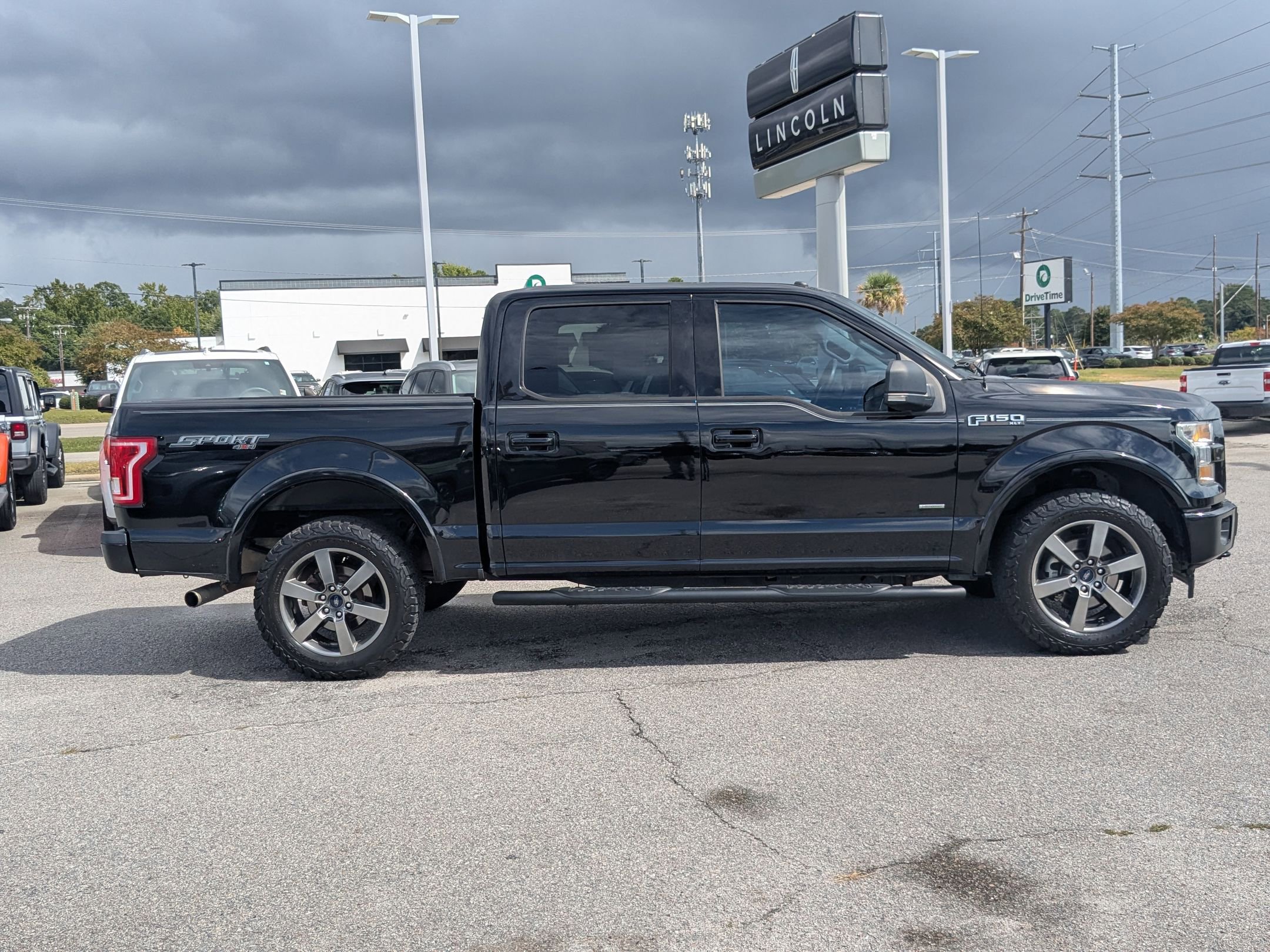 2017 Ford F-150 XLT photo 3