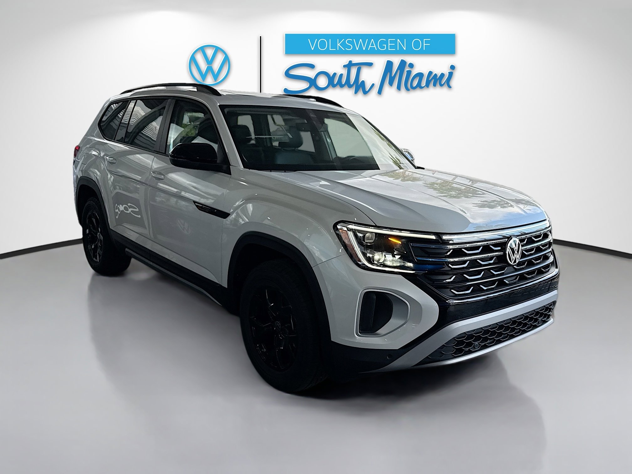 2026 Volkswagen Atlas Peak Edition SE photo 3