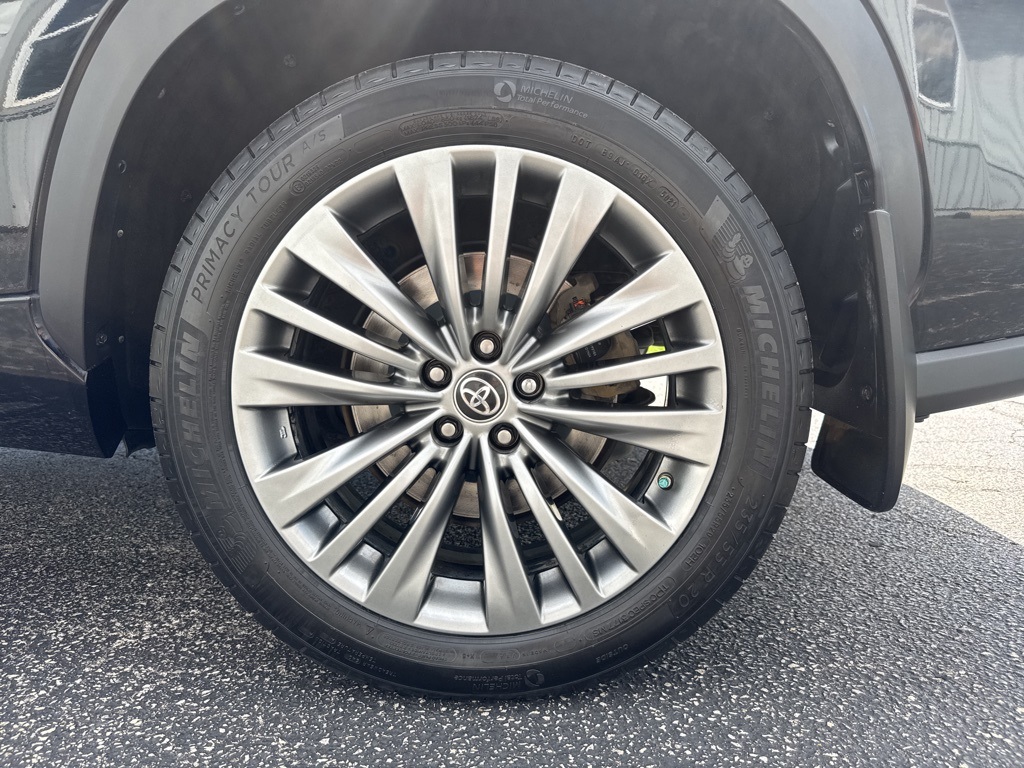 2020 Toyota Highlander Hybrid Platinum photo 11