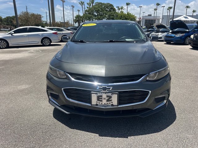 2017 Chevrolet Malibu Premier photo 2