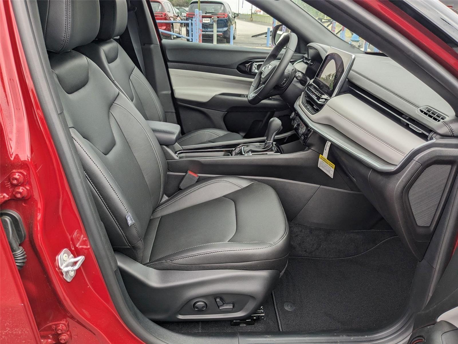 2025 Jeep Compass Limited photo 17