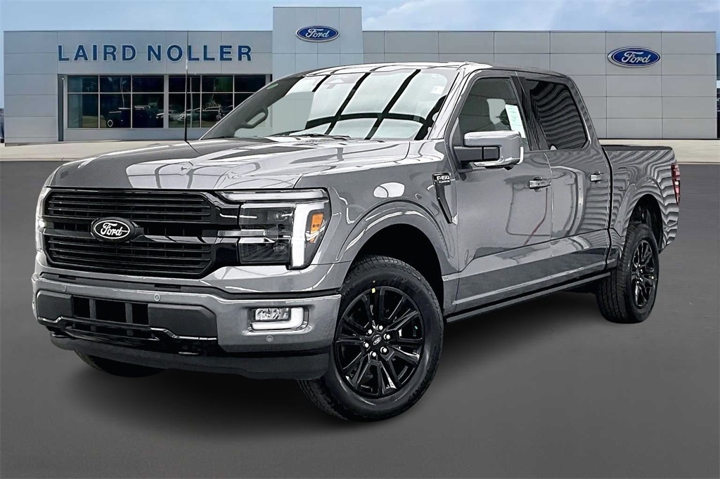 2025 Ford F-150 Platinum's photo