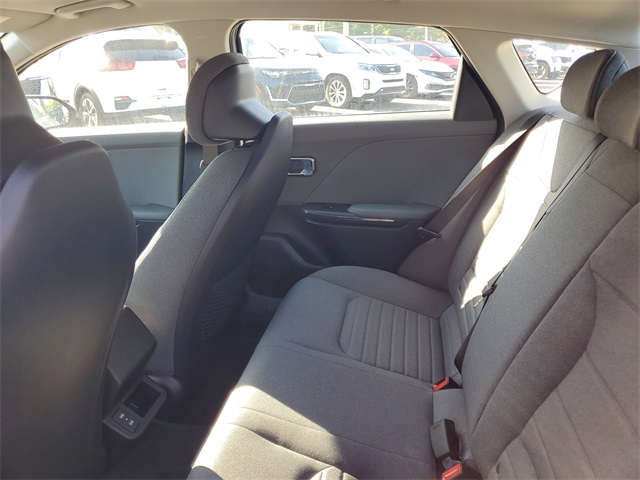 2025 Kia K4 EX photo 24