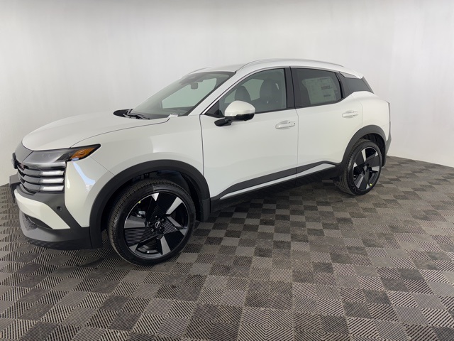 2025 Nissan Kicks SR photo 2