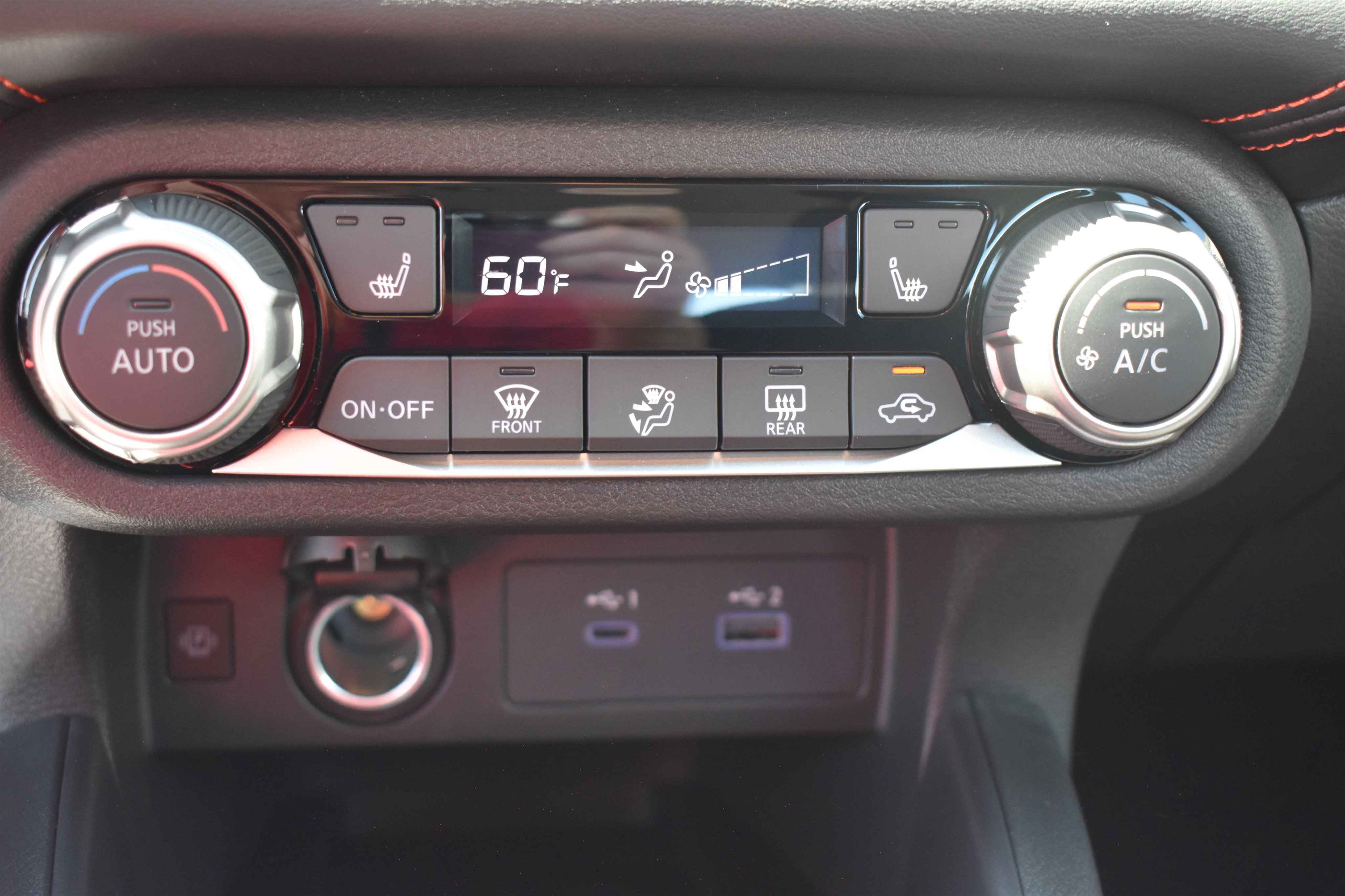 2025 Nissan Versa SR photo 14