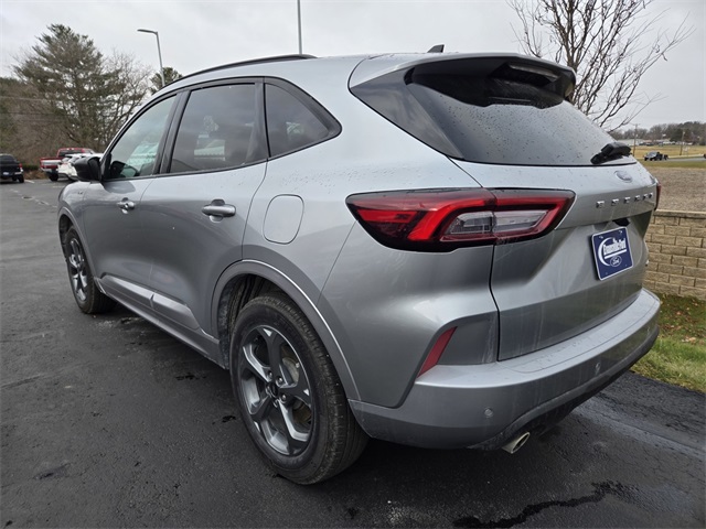 2023 Ford Escape ST-Line photo 3