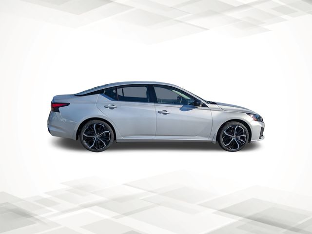 2025 Nissan Altima 2.5 SR photo 3