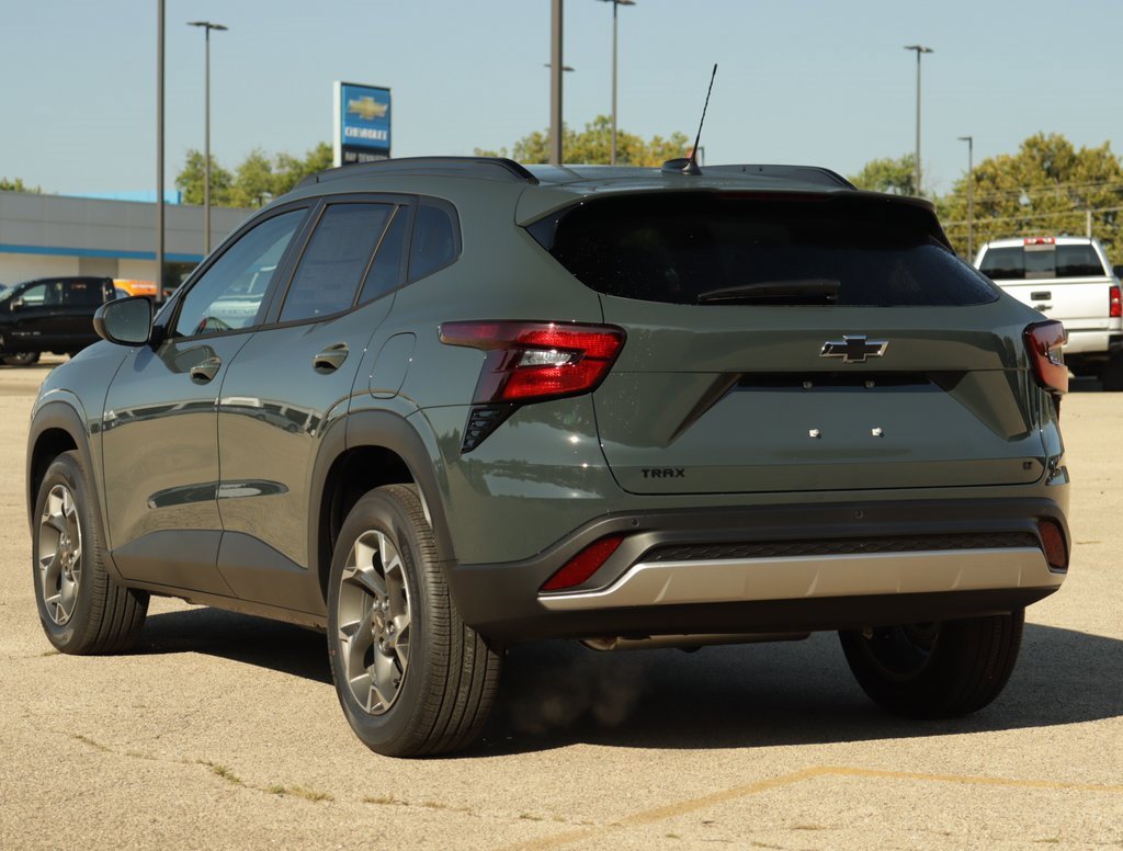 2025 Chevrolet Trax LT photo 4