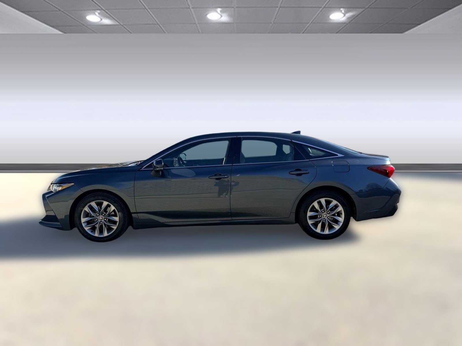 2021 Toyota Avalon XLE photo 2