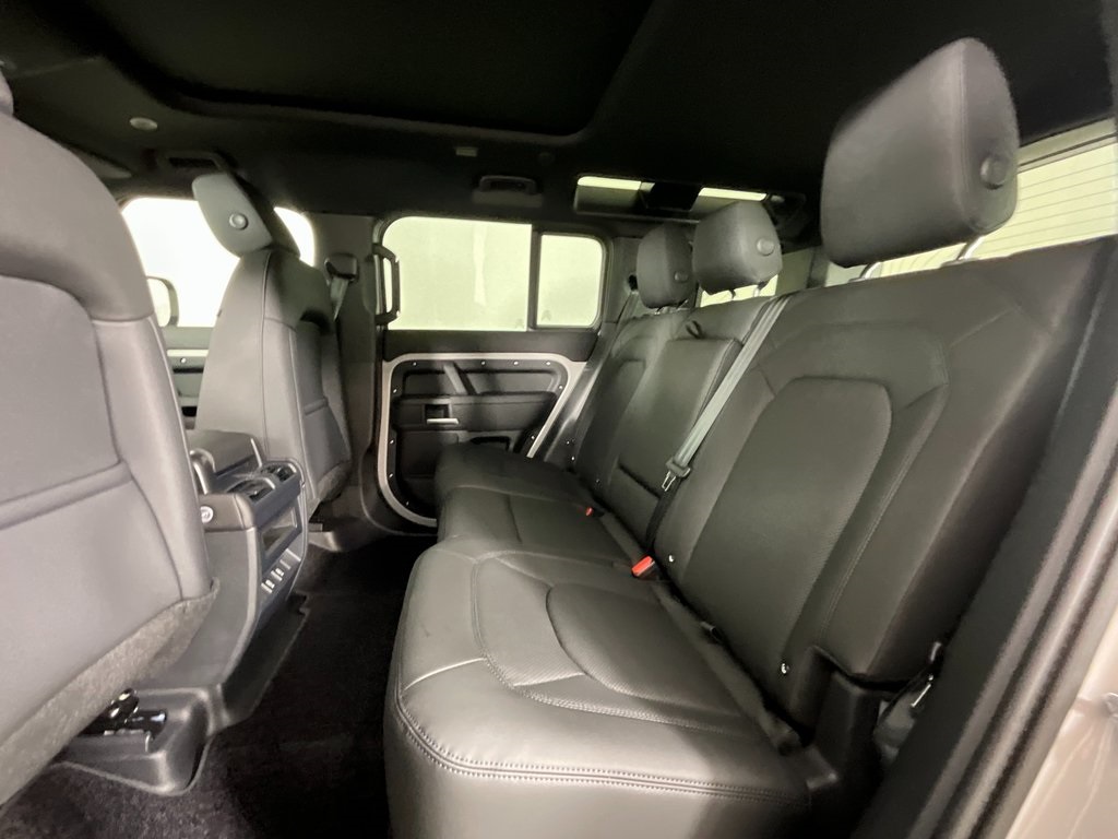 2026 Land Rover Defender 110 S photo 4