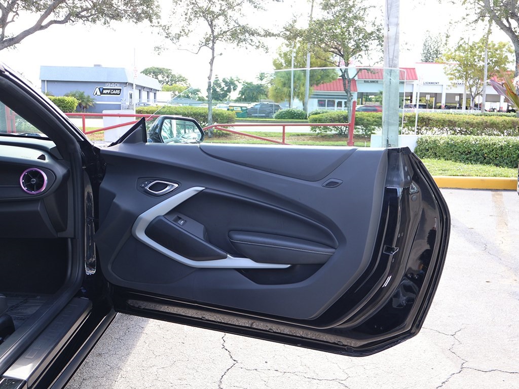2023 Chevrolet Camaro 2LT photo 20