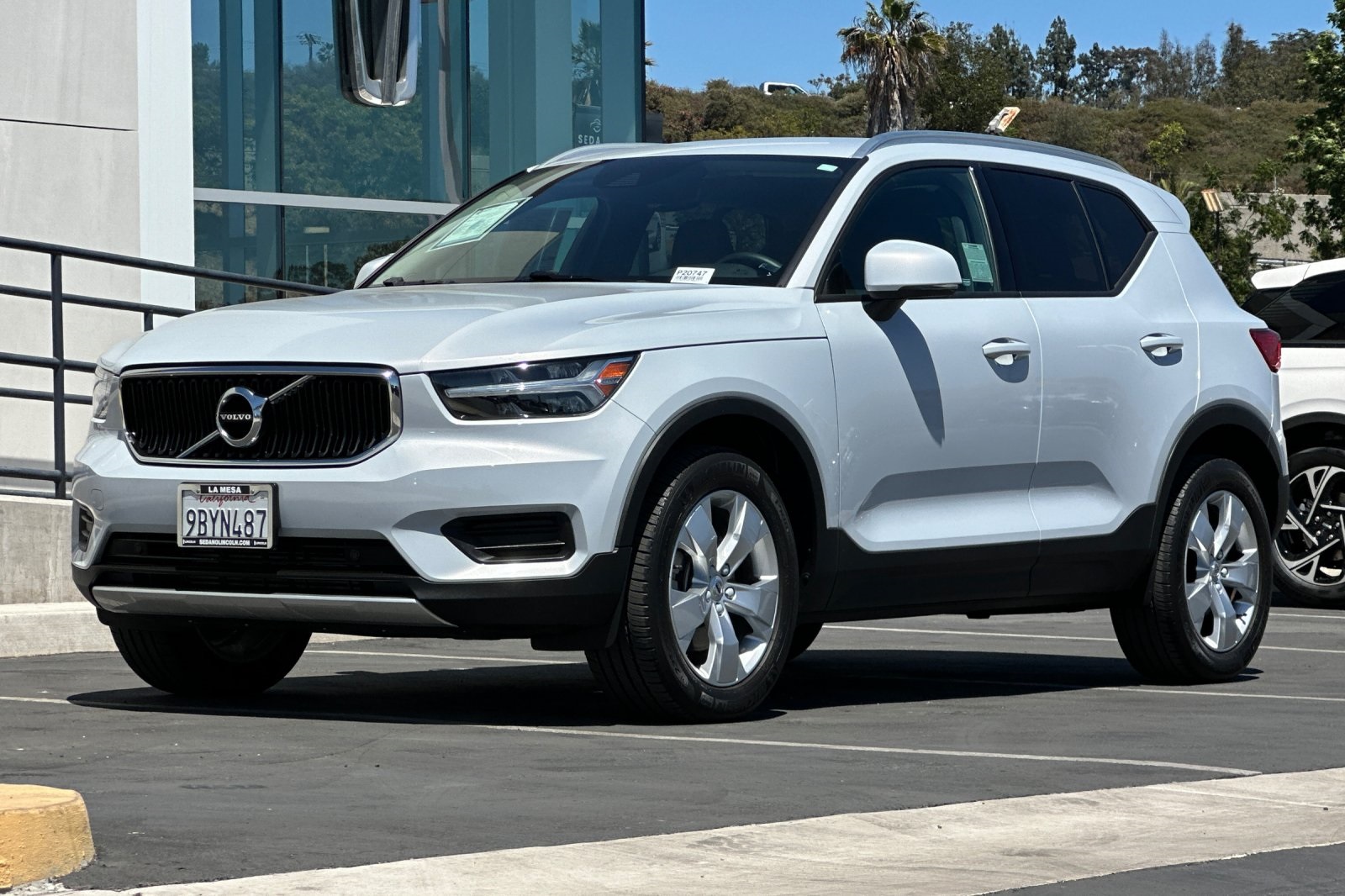 2022 Volvo XC40 Momentum photo 4