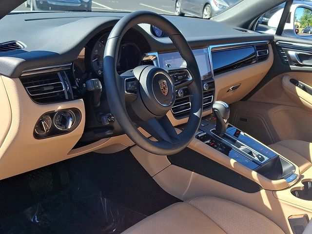 2024 Porsche Macan S photo 27