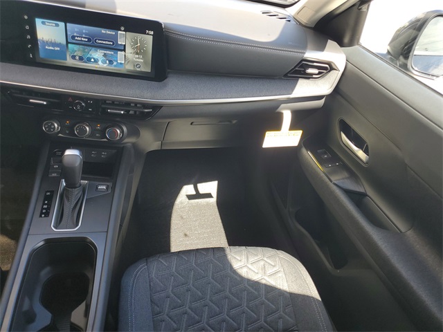 2025 Nissan Kicks SV photo 15