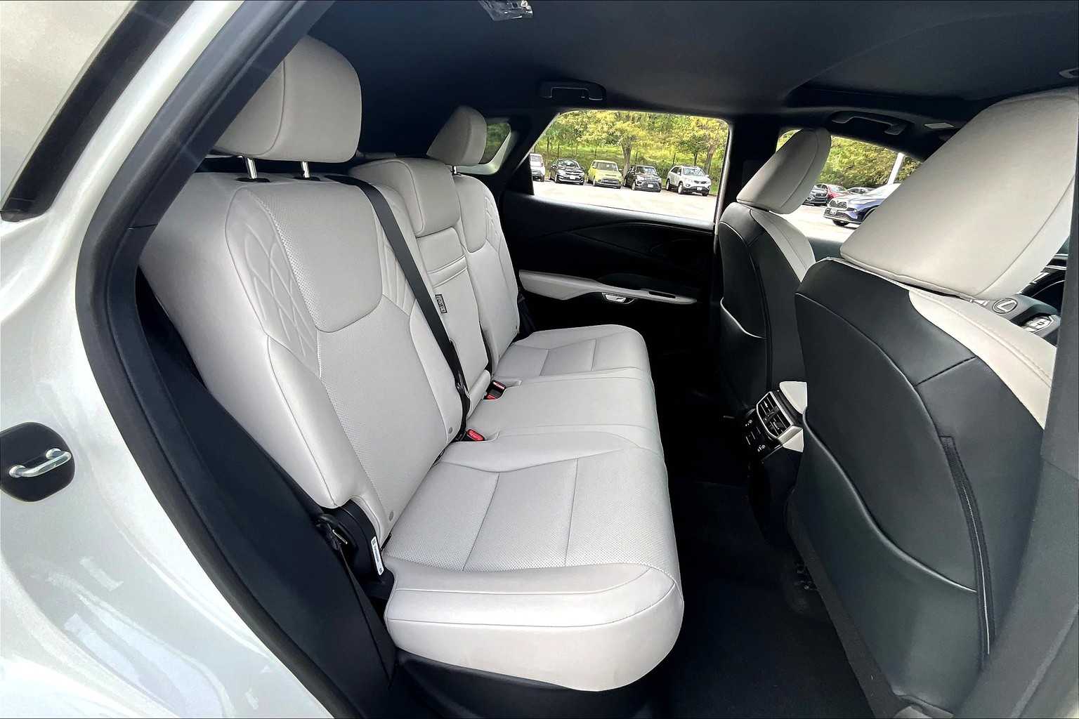 2024 Lexus RX Premium AWD photo 19