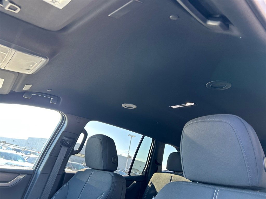 2026 GMC ACADIA - Image 27