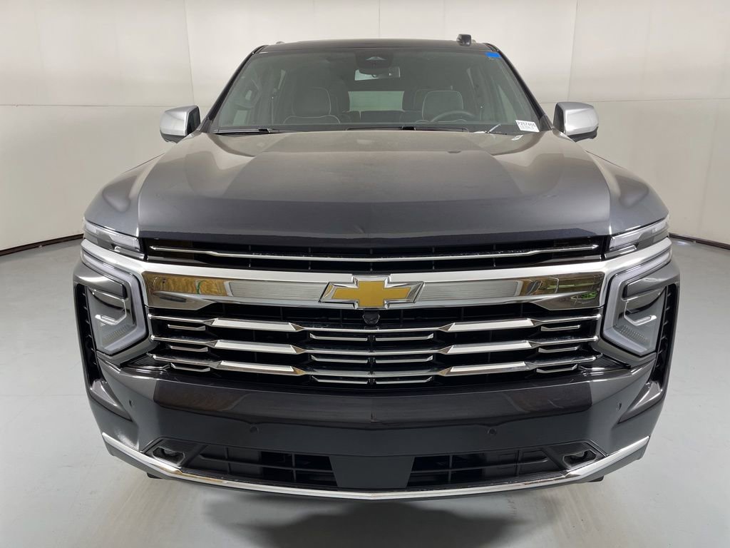 2025 Chevrolet Suburban Premier photo 4